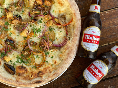 1 Verdure Pizza paired with 6 Mahou Beers - Bundle | Beer & Food - Buy online with Fyxx for delivery.